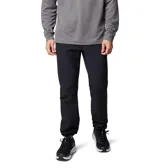 Pantalon de hombre de corte recto, color negro, con tecnologia Omni-Shield que repele la humedad y las manchas. Cuenta con trabillas para cinturon, multiples bolsillos con cierre y detalles reflectantes en tobillos y cintura.