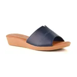 Sandalia casual Usaflex Vanila color azul con base marrón, capellada de cuero y suela Comfy para mayor comodidad.