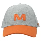 Gorro tipo jockey de fieltro con diseño bicolor, cuerpo gris melange y visera naranja. Presenta una letra M bordada en el frente en color naranja y una etiqueta lateral de cuero con el logo de la marca.
