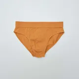 Pack de 3 slips de algodón en color azul marino, ocre y celeste.