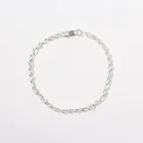 Pulsera de cadena de eslabones redondos tipo rolo, con cierre de mosquetón, fabricada en plata 925.