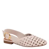 Zapatos de mujer Bottero con diseño de cuero trenzado en la parte delantera, tira trasera ajustable con hebilla dorada y suela plana.