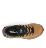 Calzado de trekking Columbia modelo Terrastride Bc Omni-Grip para mujer, en color marrón con detalles en verde azulado y rosa. Diseño de caña baja con capellada de ante, cuero y tejido, suela de caucho y entresuela amortiguada.
