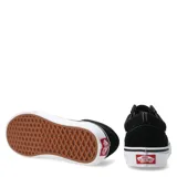 Championes Vans modelo Old Skool, de diseño clásico urbano en color negro con la icónica franja lateral blanca. Confeccionados en una combinación de lona y gamuza, cuentan con punteras reforzadas, cuello acolchado y suela de goma con diseño waffle.