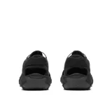 Sandalias de trekking Merrell modelo Maipo Explorer Sieve, color negro, con diseño híbrido que combina la protección de una zapatilla con la ventilación de una sandalia. Cuentan con sistema de ajuste rápido con cordón elástico, suela dentada de goma adherente y ranuras de flexión.
