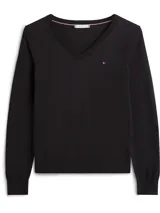 Sweater de punto Tommy Hilfiger con cuello en V y manga larga. Presenta un diseño liso en color negro con el logo de la marca bordado en el pecho.