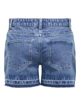 Shorts de denim color negro gastado, tiro medio, con bolsillos y dobladillo desmechado con flecos.
