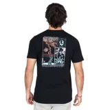 Remera negra de algodón y poliéster con cuello redondo y manga corta. Estampado frontal con el logo de Maui and Sons y una tabla de surf.