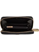 Billetera pequeña Tommy Hilfiger color negro con cierre de cremallera y logo metálico dorado en el frente.