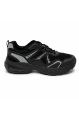 Zapatilla deportiva chunky color negro con detalles reflectantes grises, confeccionada en malla y material sintético, con suela gruesa de goma.