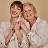 Aros colgantes de plata 925 con perlas de río.