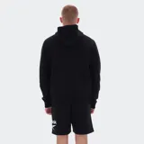 Canguro deportivo Reebok de color negro, con capucha ajustable mediante cordón, bolsillo tipo canguro en la parte frontal y el logotipo de la marca estampado en el pecho en color blanco.