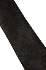 Corbatín color salmón de 5 cm de ancho.