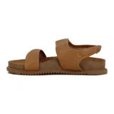 Sandalia Beira Rio para mujer de dos tiras en color tostado, con diseño capitoné, ajuste de velcro en el empeine y suela estilo corcho.