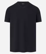 Remera slim negra de algodón peruano con cuello en V y manga corta.