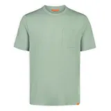 Remera de manga corta color verde claro, de corte holgado, con cuello redondo y un bolsillo aplicado en el pecho izquierdo.
