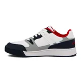 Championes urbanos Osiris modelo Ranger, color blanco con detalles en azul marino, gris y rojo.