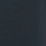 Remera negra de manga corta con estampado de un pingüino con diseño a cuadros.