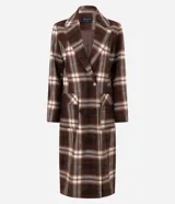 Trench coat largo de corte clásico con estampado de cuadros en tonos marrones y beige. Presenta cuello con solapas, cierre frontal con botones, mangas largas y bolsillos laterales aplicados.