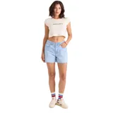 Remera Volcom crop top color blanco, con mangas cortas y estampa frontal con el nombre de la marca en tono oscuro.