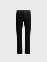 Jean de corte recto color negro, confeccionado en denim de alta calidad, con cierre de botones y diseño clásico de cinco bolsillos.