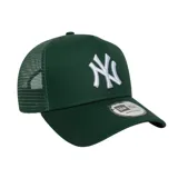 Gorra de béisbol New Era modelo League Ess Trucker Neyyan, color verde oscuro con logo de los New York Yankees bordado en blanco.