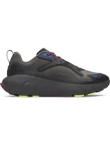 Championes Under Armour modelo Aura Ripstop, con parte superior tridimensional de material ripstop resistente y ligero. Cuenta con amortiguación reactiva UA HOVR para mayor retorno de energía y suela de goma con ranuras de flexión para mayor tracción.