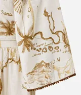 Vestido midi evasê de viscolino con estampa de mapa, escote cuadrado, mangas amplias con lunares, lastex en la espalda y recorte fruncido en la cintura.