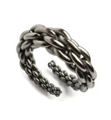 Pulsera plateada de eslabones gruesos y anillo a juego.