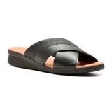 Sandalia casual de cuero negro con tiras cruzadas y plantilla color suela.