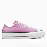 Championes Converse Chuck Taylor All Star Lift de lona color lila, con plataforma blanca y suela de goma. Cierre de cordones blancos y puntera de goma blanca.