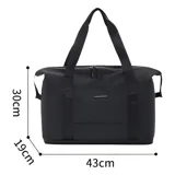 Bolso de viaje unisex de diseño minimalista, color negro, fabricado en PU y poliéster impermeable. Cuenta con compartimento principal con cierre, bolsillo frontal con cierre y asas superiores resistentes.