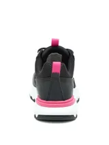 Calzado de trekking Caterpillar modelo Colorado Sneaker Lo, color negro con detalles en fucsia y suela blanca, de diseño robusto con cordones y capellada de cuero y nylon.