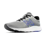 Championes New Balance 520v8, color gris con detalles en negro y azul.