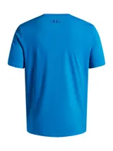 Remera de manga corta Under Armour, color azul, con cuello redondo acanalado y estampado gráfico del logo de la marca en el frente en tonos azul y naranja.