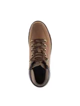 Bota de cuero color marrón con diseño robusto, cordones frontales con ganchos metálicos, cuello acolchado y suela de goma con relieve para mayor tracción.