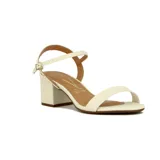 Sandalias Vizzano de tacón medio y cuadrado, color blanco, con tira delantera simple y tira ajustable al tobillo con hebilla metálica.