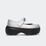 Zapatos Crocs modelo Stomp Metallic Mary Jane de plataforma alta en color plateado con suela chunky negra. Presenta tira en el empeine con cierre ajustable y detalle metálico.