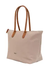 Bolso tipo tote color beige con manijas marrones.