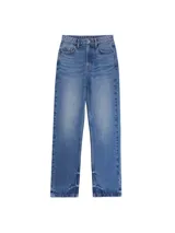Jeans de tiro alto y corte recto, con diseño clásico de cinco bolsillos, cierre de cremallera y botón metálico.