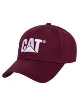 Gorro con visera curva de color bordó, con el logotipo de Caterpillar bordado en blanco en la parte frontal.