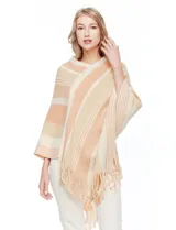 Poncho de tejido de punto, marca Barrington, con diseño de rayas diagonales en tonos rosado, blanco crema y gris oscuro. Presenta cuello en V y terminación con flecos en el ruedo.