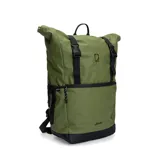 Mochila roll-up de 25 litros color negro, con cierre principal y sistema enrollable asegurado por dos hebillas. Presenta un bolsillo frontal con cierre, bolsillos laterales elásticos y compartimento interno acolchado para notebook de hasta 15 pulgadas. Incluye cinta posterior para enganche en carry on, tiras de hombros y panel trasero acolchados.