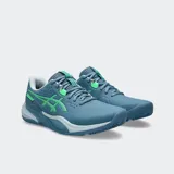 Championes de tenis y pádel Asics Gel Challenger 15, color azul con detalles en verde neón. Presentan tecnología WINGWALL para mayor estabilidad lateral, suela con diseño de ranuras para mejor contacto y amortiguación GEL.