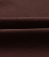 Vestido midi marrón de poliéster y elastano, con un solo hombro y fruncido lateral.