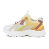 Zapatillas urbanas con plataforma, color blanco con detalles en amarillo, naranja, verde y rosa.