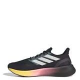 Championes de running Adidas Pureboost 5, color negro con detalles en blanco y entresuela con degradado de color que va del violeta al amarillo. Presentan parte superior de malla transpirable, cierre de cordones y suela Adiwear para mayor tracción.