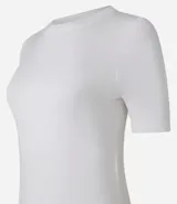 Blusa básica de punto color naranja, con cuello redondo y mangas cortas con barra contrastante.