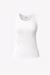 Musculosa de tejido acanalado, color blanco, con cuello redondo y diseño ajustado al cuerpo.