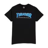 Remera de algodón negra con cuello redondo y mangas cortas. Presenta el logo clásico de Thrasher Magazine estampado en el frente en color azul con borde blanco.